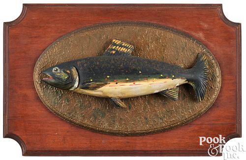 CARVED AND PAINTED FISH PLAQUE  2faf3c6