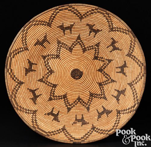 LARGE APACHE INDIAN COILED BASKET  2faf496