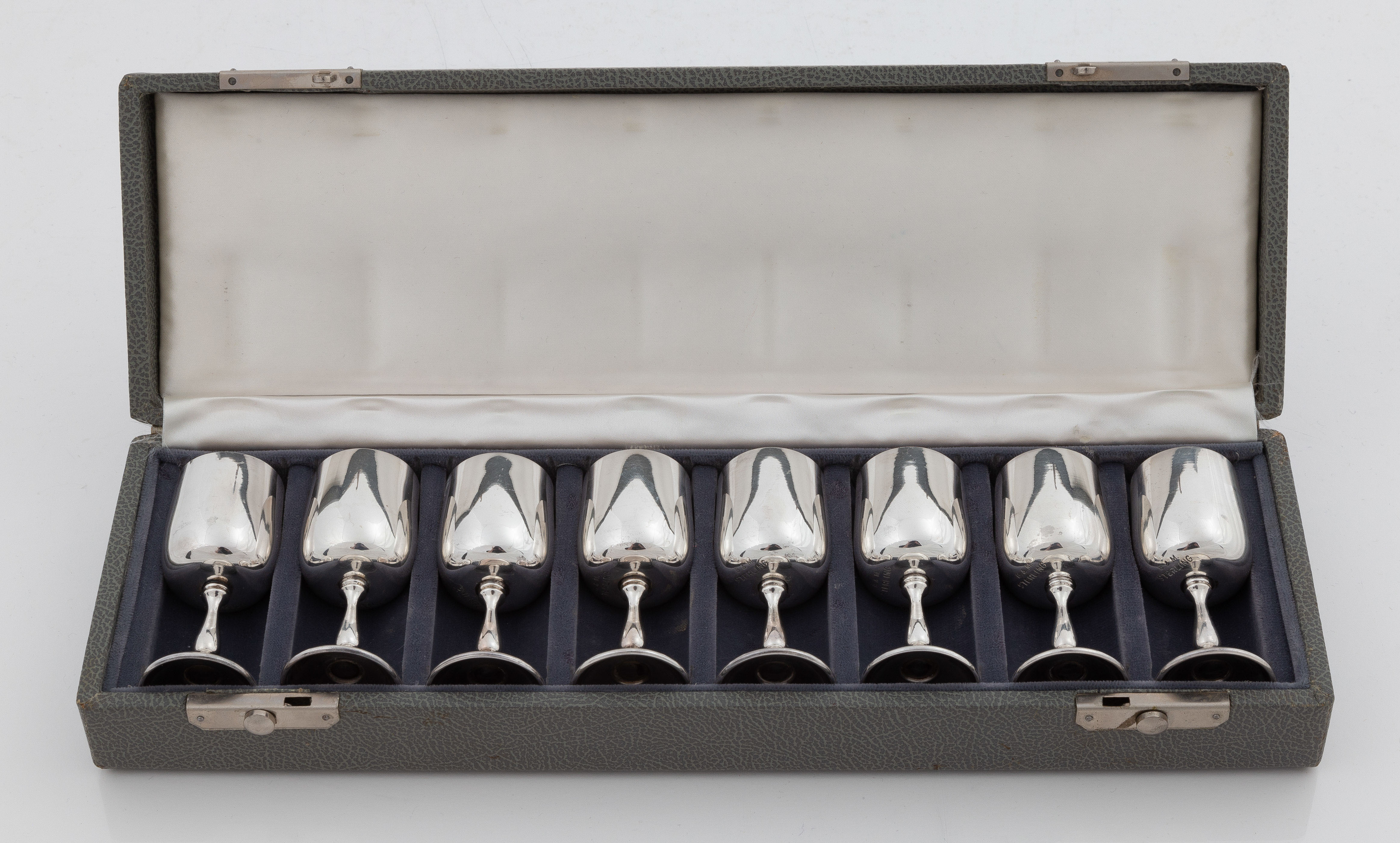 SET OF EIGHT AMERICAN SILVER CORDIALS