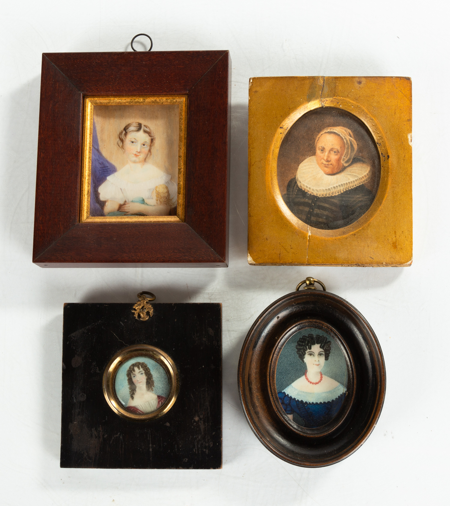 FOUR MINIATURE PORTRAITS 19th century  2faf75c