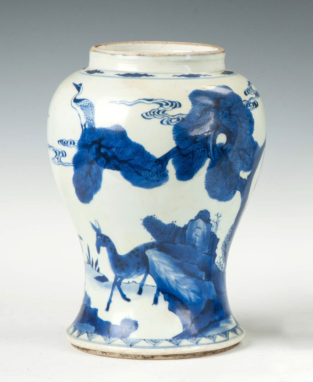 CHINESE BLUE AND WHITE PORCELAIN VASE