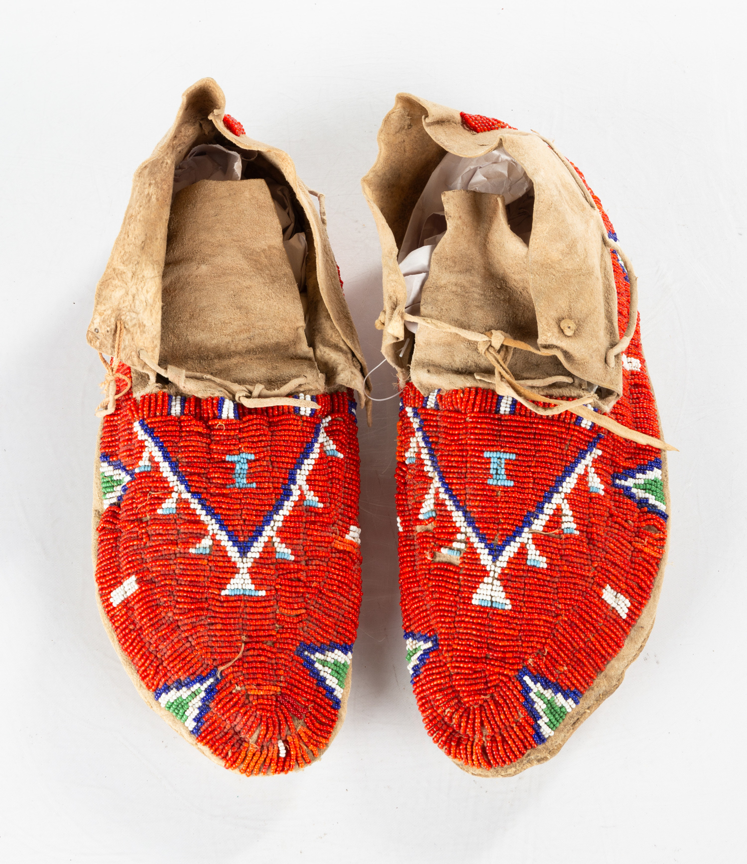 NATIVE AMERICAN BEADED MOCCASINS 2faf7d9