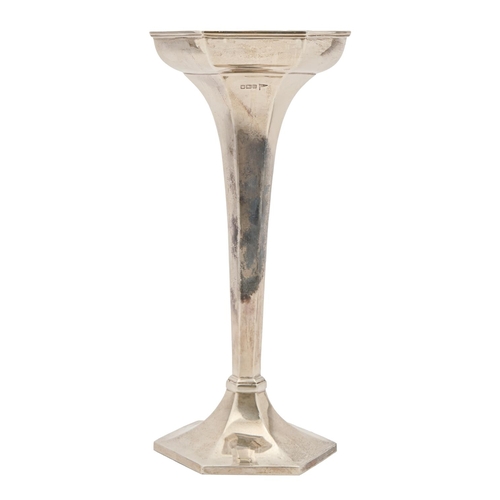 A George V silver vase of flared 2fafa26