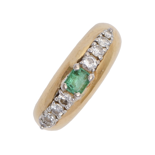 An emerald and diamond ring in 2fafce8