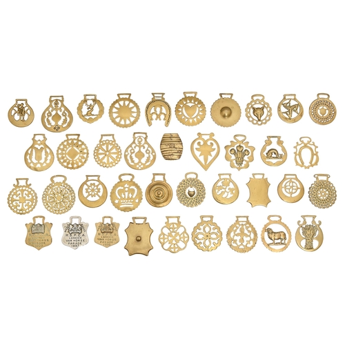 Thirty eight horse brasses mainly 2fb01a8