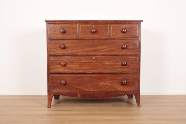 A GEORGE III MAHOGANY CHEST OF DRAWERS