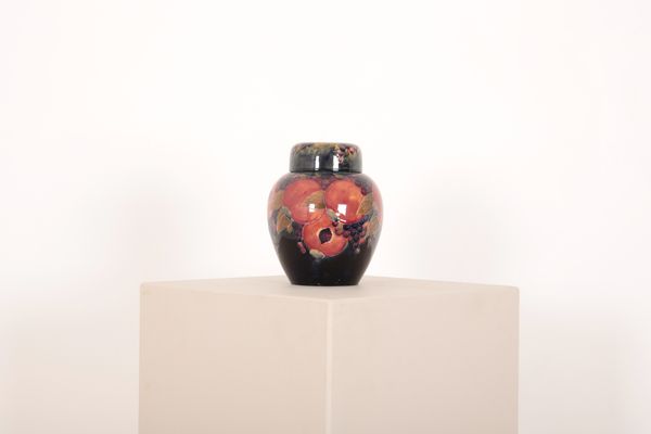 A MOORCROFT GINGER JAR marked to 2fb01f3