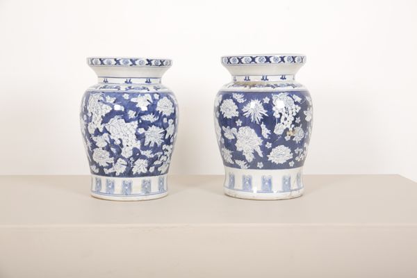 A PAIR OF CHINESE BLUE AND WHITE 2fb024f