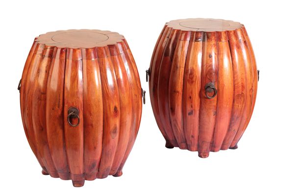 A PAIR OF CHINESE HUANGHUALI DRUM 2fb023b