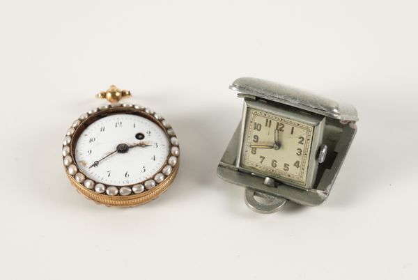 TWO WATCHES 2 Comprising a gold 2fb02b2