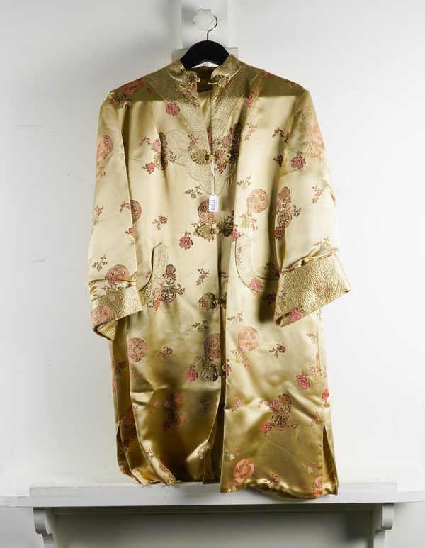 A CHINESE SILK JACKET 20th century Decorated