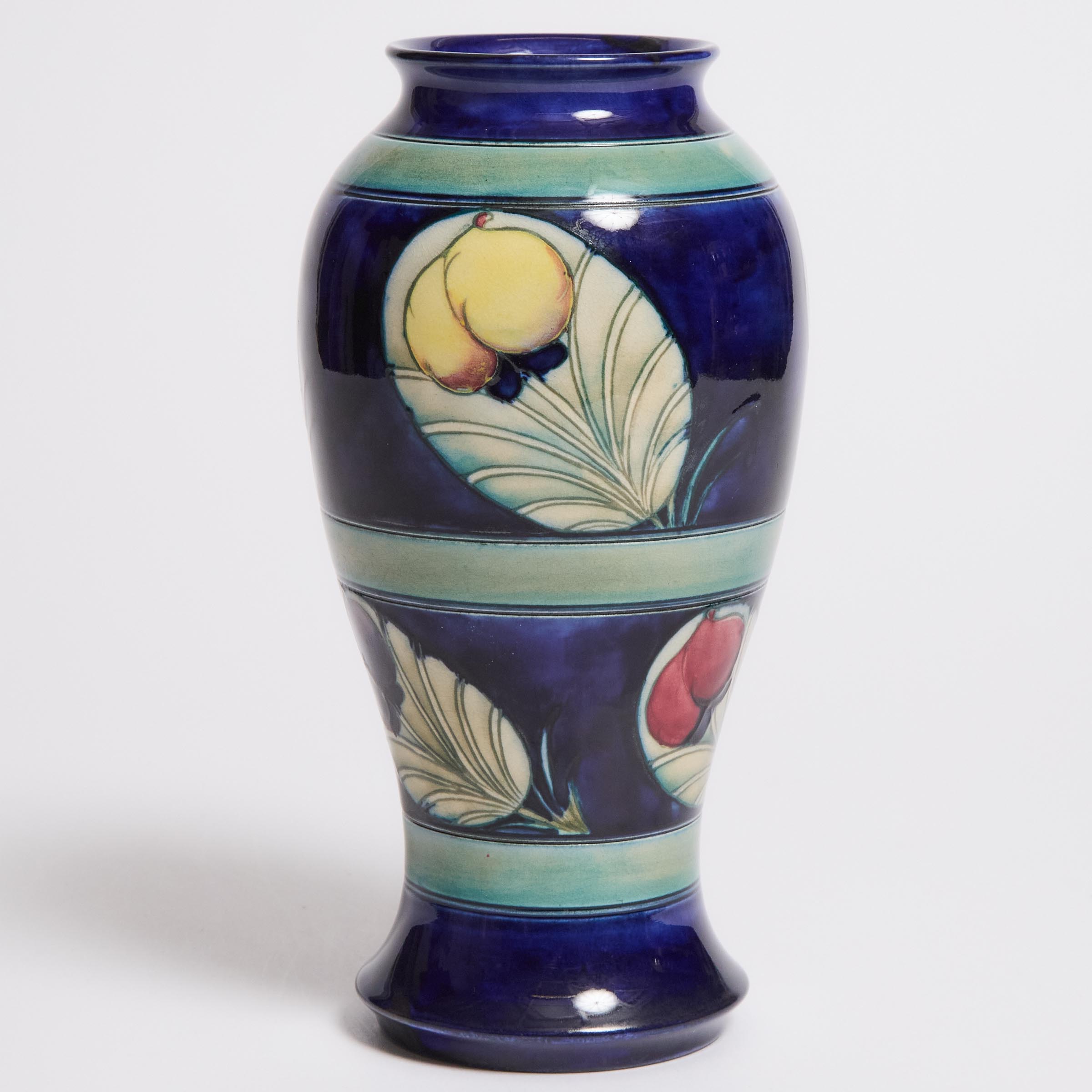 Moorcroft Banded Wisteria and Peacock 2fb04ad