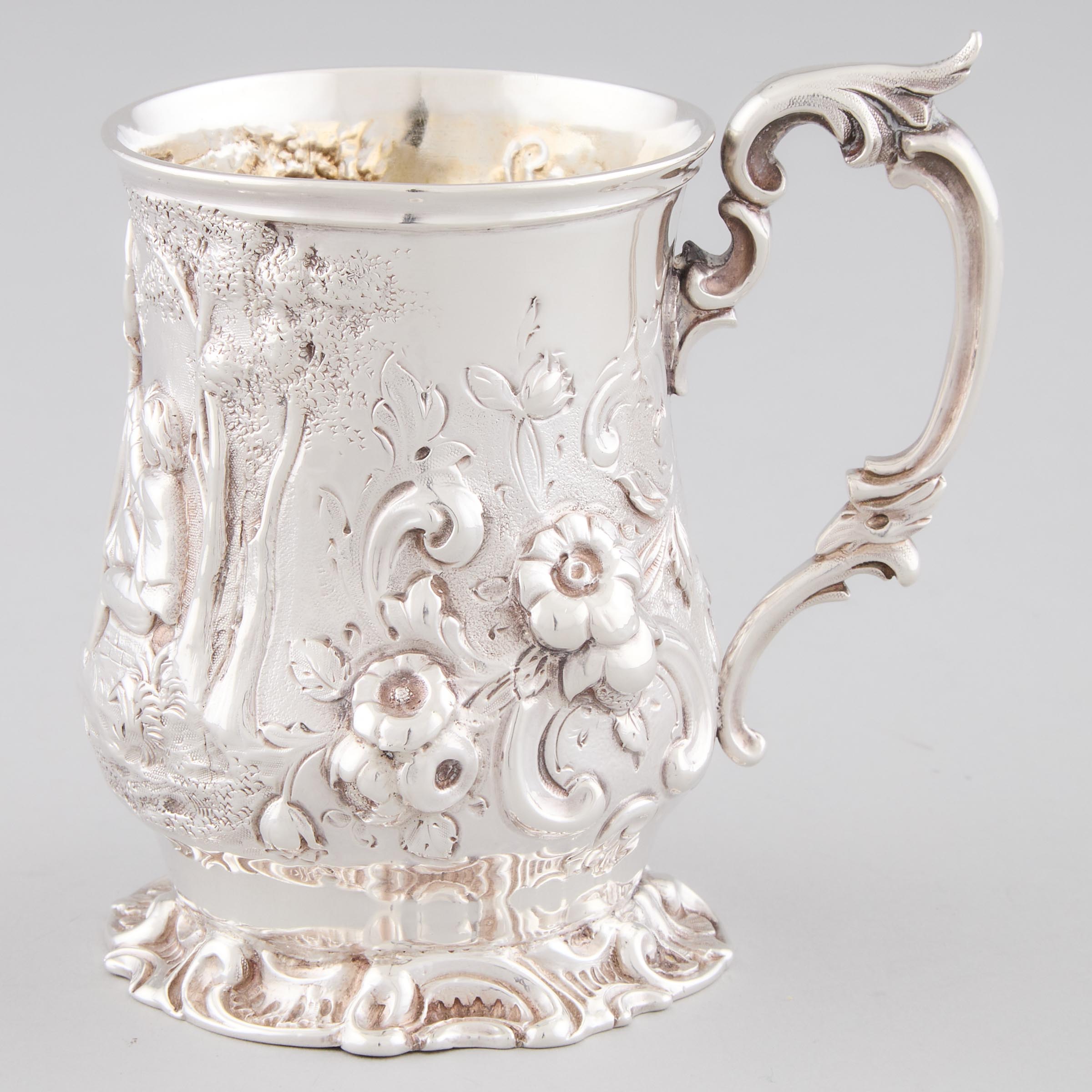 Victorian Silver Repouss Mug  2fb0471