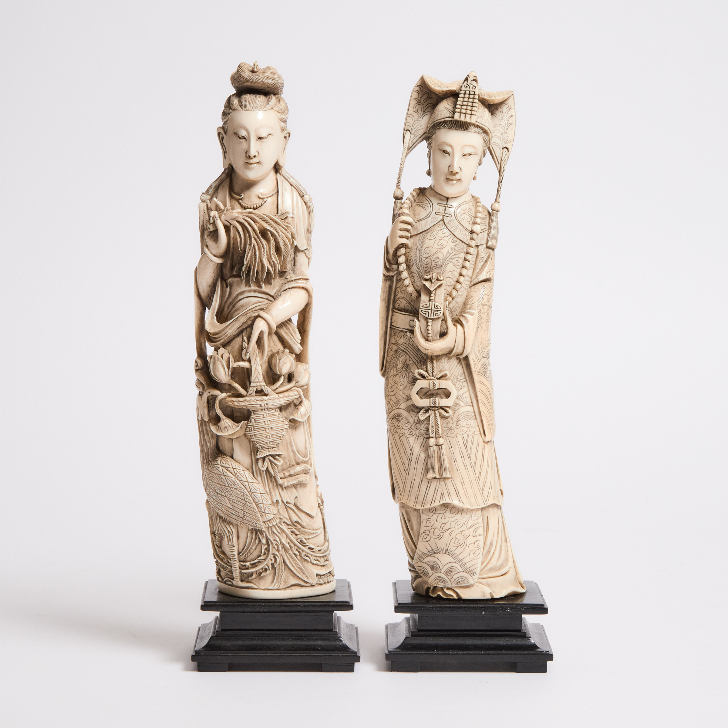 Two Ivory Figures of Ladies Republican 2fb05d9