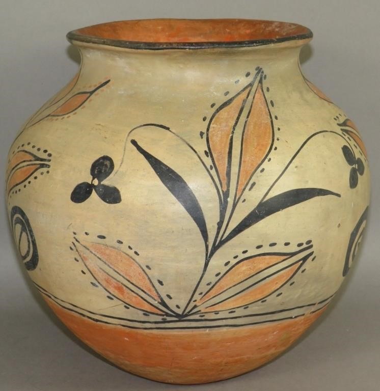 SANTO-DOMINGO PUEBLO TYPE DECORATED