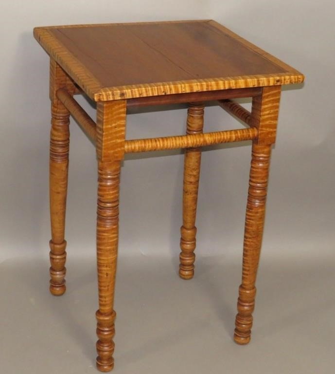 SIDE TABLEca 1830 in tiger maple 2fb0ffa