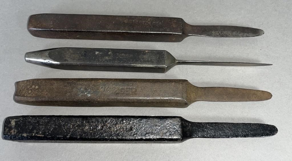 4 WROUGHT IRON OYSTER KNIVES CA. 19TH