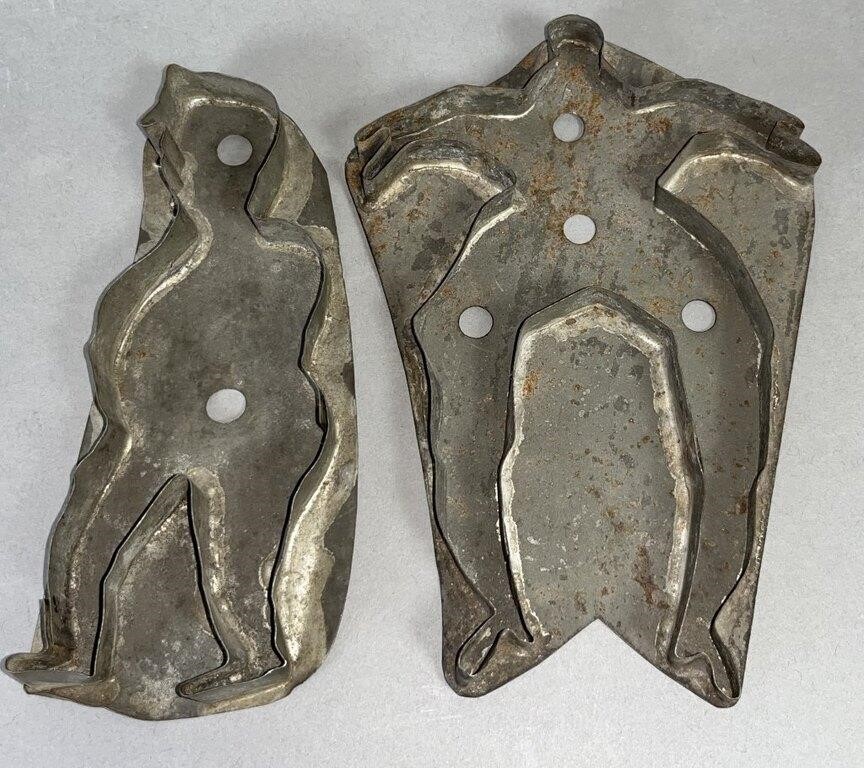 2 FIGURAL TIN COOKIE CUTTERS CA  2fb1201