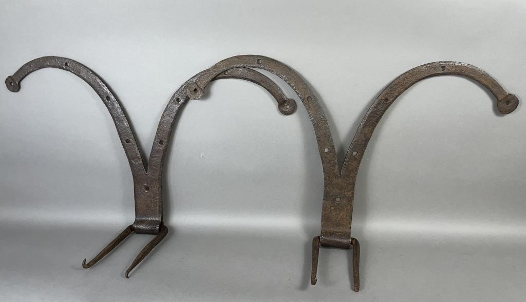 MATCHED PAIR OF RAM S HORN BARN 2fb122b