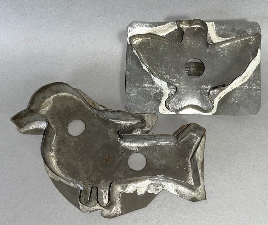 2 TIN BIRD SHAPED COOKIE CUTTERS 2fb12c3