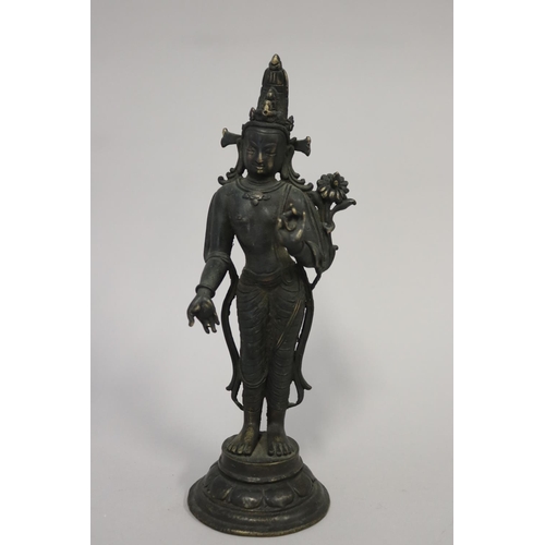 Early 20th century bronze figure 2fb1585