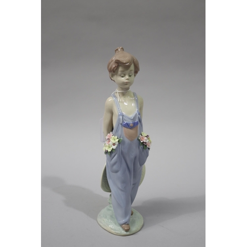 Lladro porcelain girl with Hat  2fb16a7