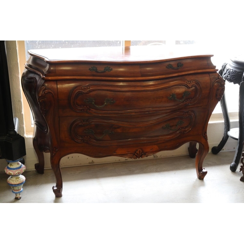 Italian Louis XV style bombe commode  2fb1675