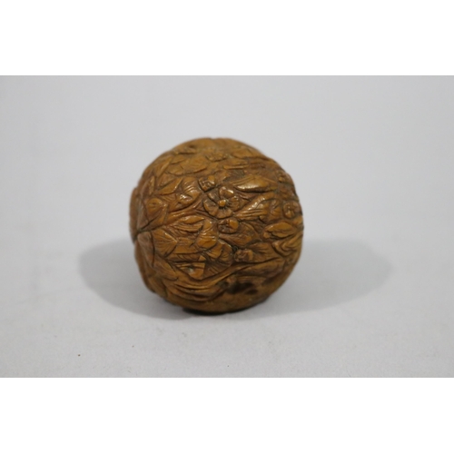 Antique Chinese Carved walnut shell  2fb1763