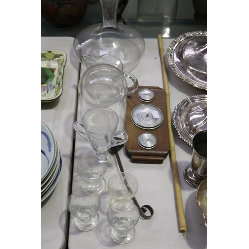 Selection of decanters    2fb174b