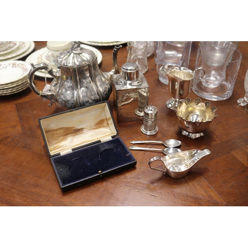Selection of silver plated items  2fb1808