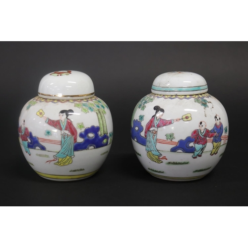 Two similar Chinese porcelain famille 2fb1958