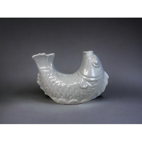 A JAPANESE PORCELAIN CARP WATER 2fb1a4f