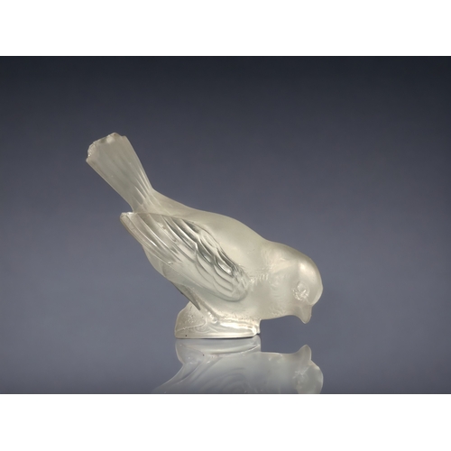 ART GLASS CRYSTAL BIRD BY LALIQUE. Circa