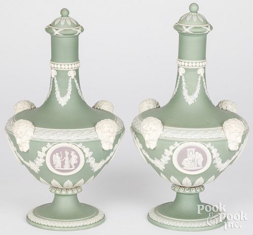 PAIR OF WEDGWOOD GREEN JASPERWAREPair 2fb1c9c