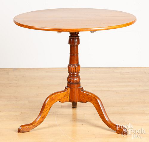 NEW ENGLAND MAPLE TEA TABLE, LATE 18TH