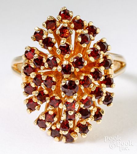 14K YELLOW GOLD RING WITH GARNETS14K