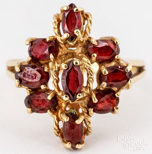 14K YELLOW GOLD RING WITH GARNETS14K