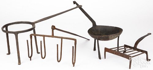 FOUR WROUGHT IRON HEARTH ITEMS, 19TH