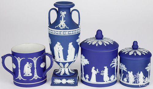 FOUR PIECES OF WEDGWOOD ROYAL BLUE 2fb1ffa