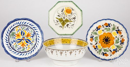 THREE PEARLWARE PLATES, TOGETHER WITH