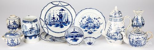 ENGLISH CHINOISERIE DECORATED PEARLWAREEnglish