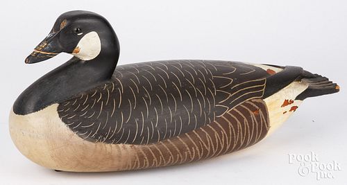 CARVED AND PAINTED CANADA GOOSE 2fb2417