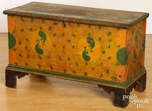 PAINTED PINE BLANKET CHEST 19TH 2fb242f