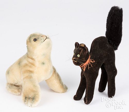 TWO STEIFF ANIMALS WITH BUTTONSTwo 2fb24d4