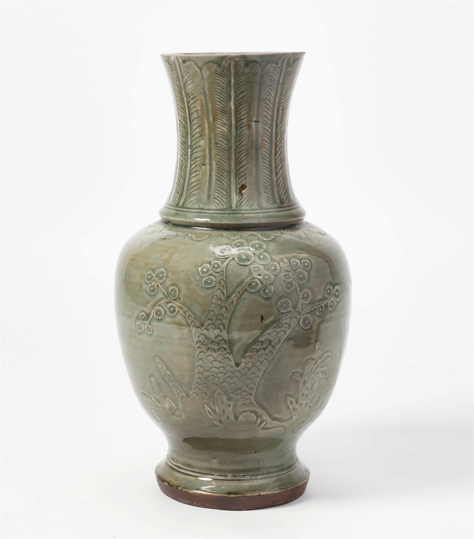 AN ASIAN CELADON GLAZED PORCELAIN 2fb26d5