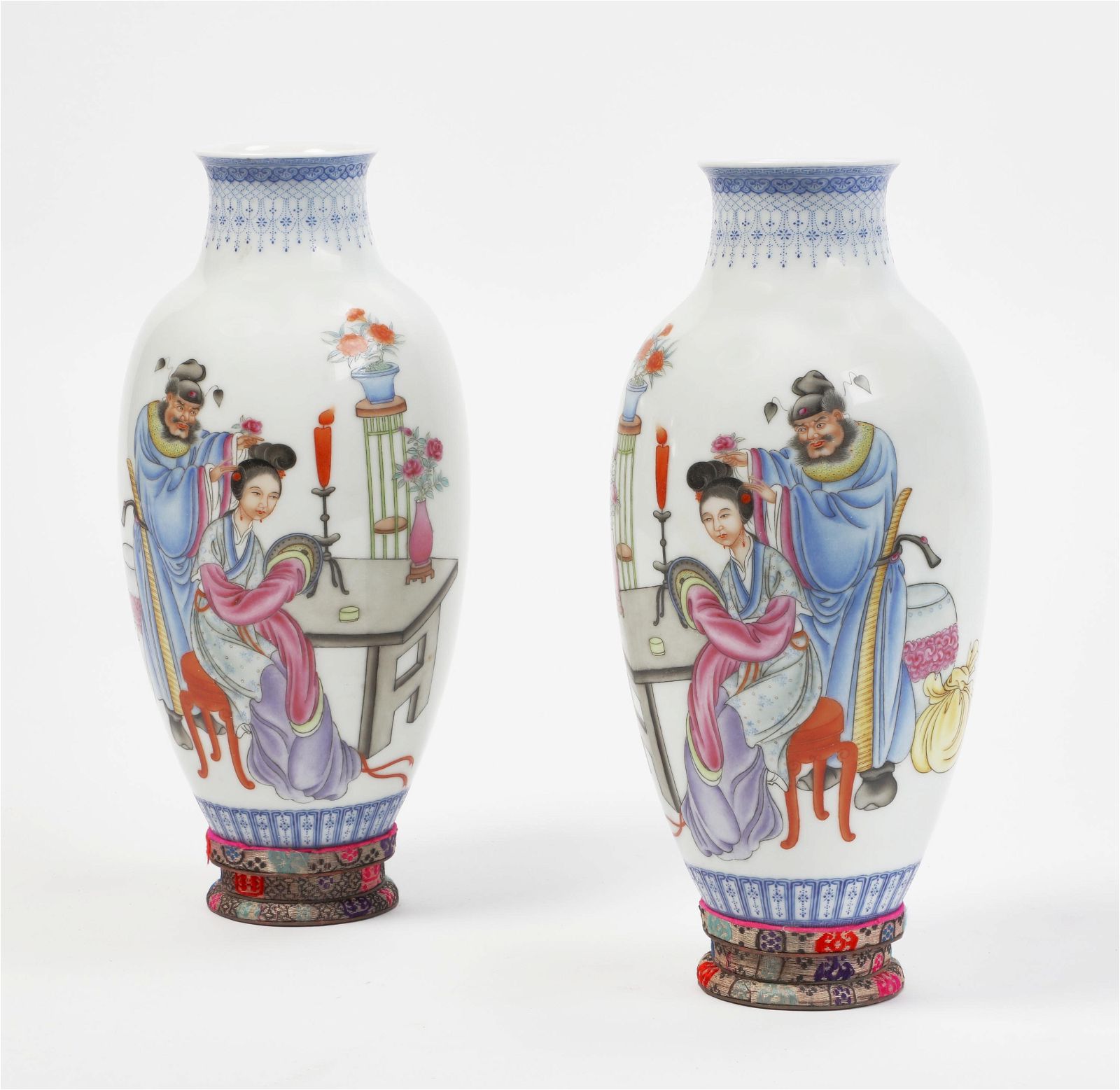 A PAIR OF CHINESE ENAMELED PORCELAIN 2fb2839