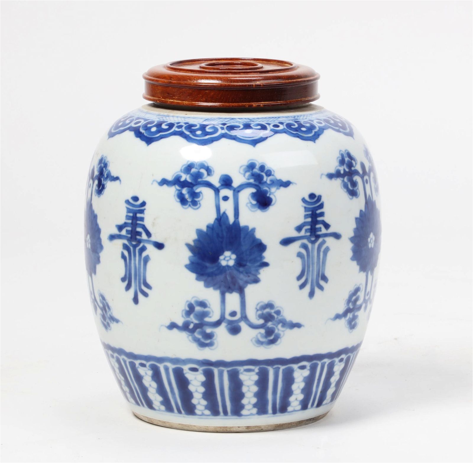 A CHINESE BLUE AND WHITE PORCELAIN 2fb2801