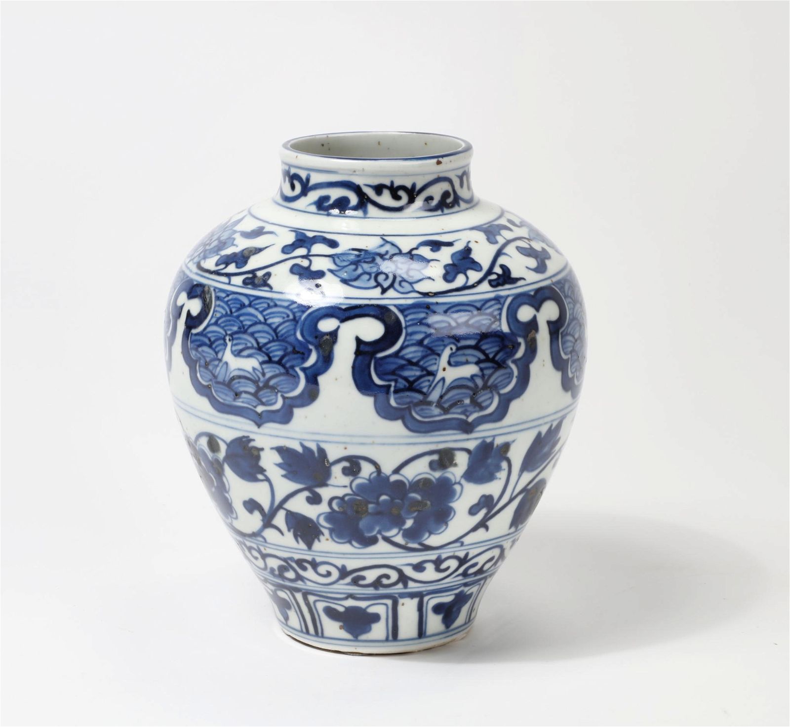 A CHINESE BLUE AND WHITE PORCELAIN 2fb2806