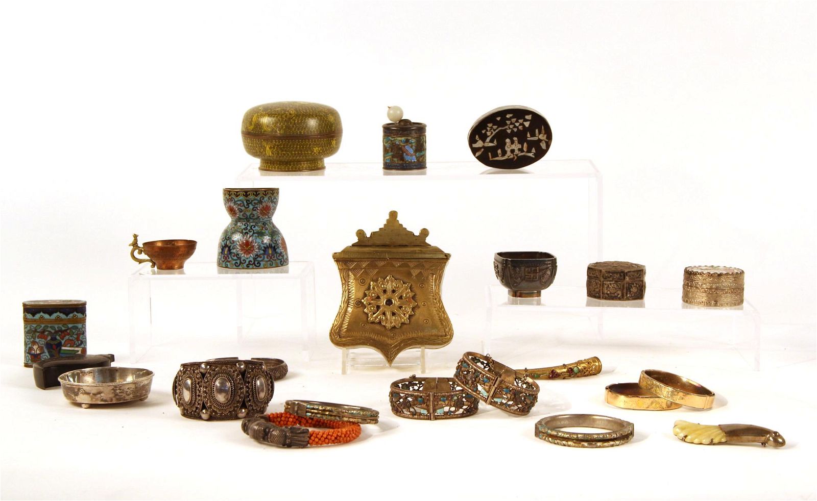 A GROUP OF VARIOUS METAL AND CLOISONNE 2fb2810