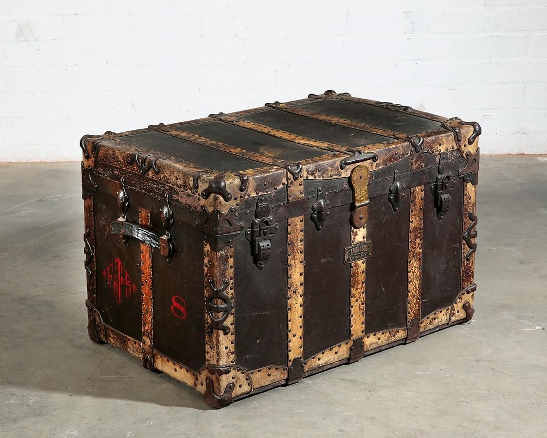 A UTICA COMBINATION TRUNK H G  2fb286a